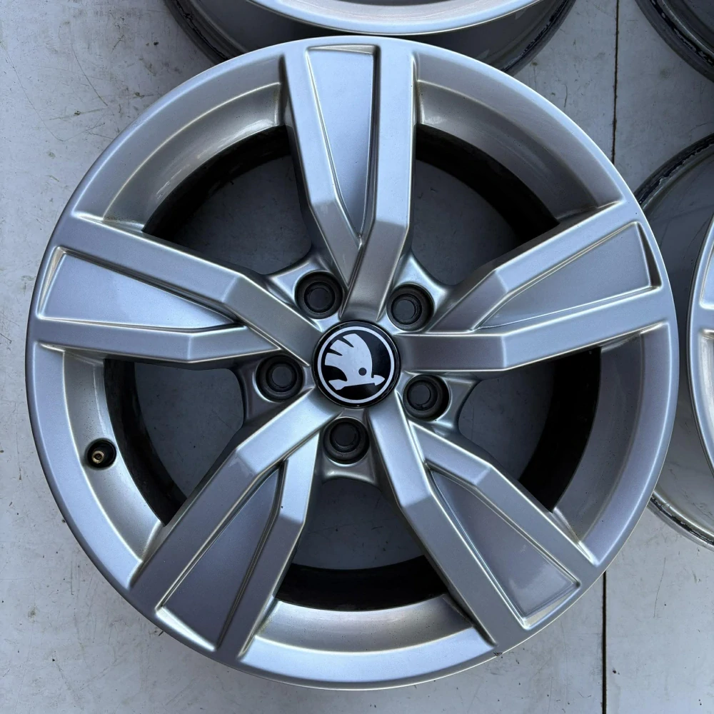 ALU KOLA ŠKODA OCTAVIA SUPERB KAROQ YETI 16" DPH