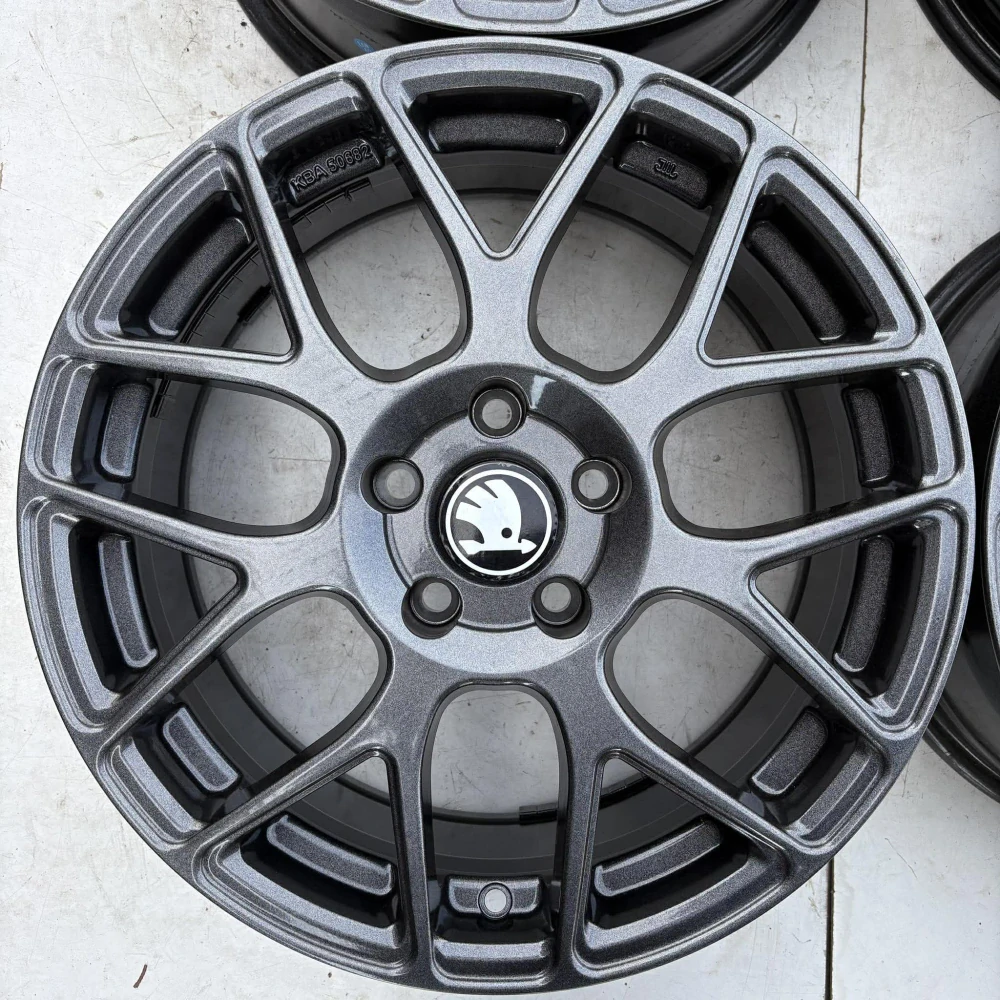 NOVÁ ALU KOLA ŠKODA OCTAVIA SUPERB KAROQ 17" DPH