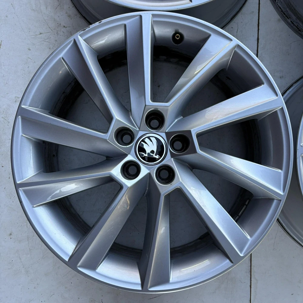 ŠKODA KAMIQ SCALA 17" DPH