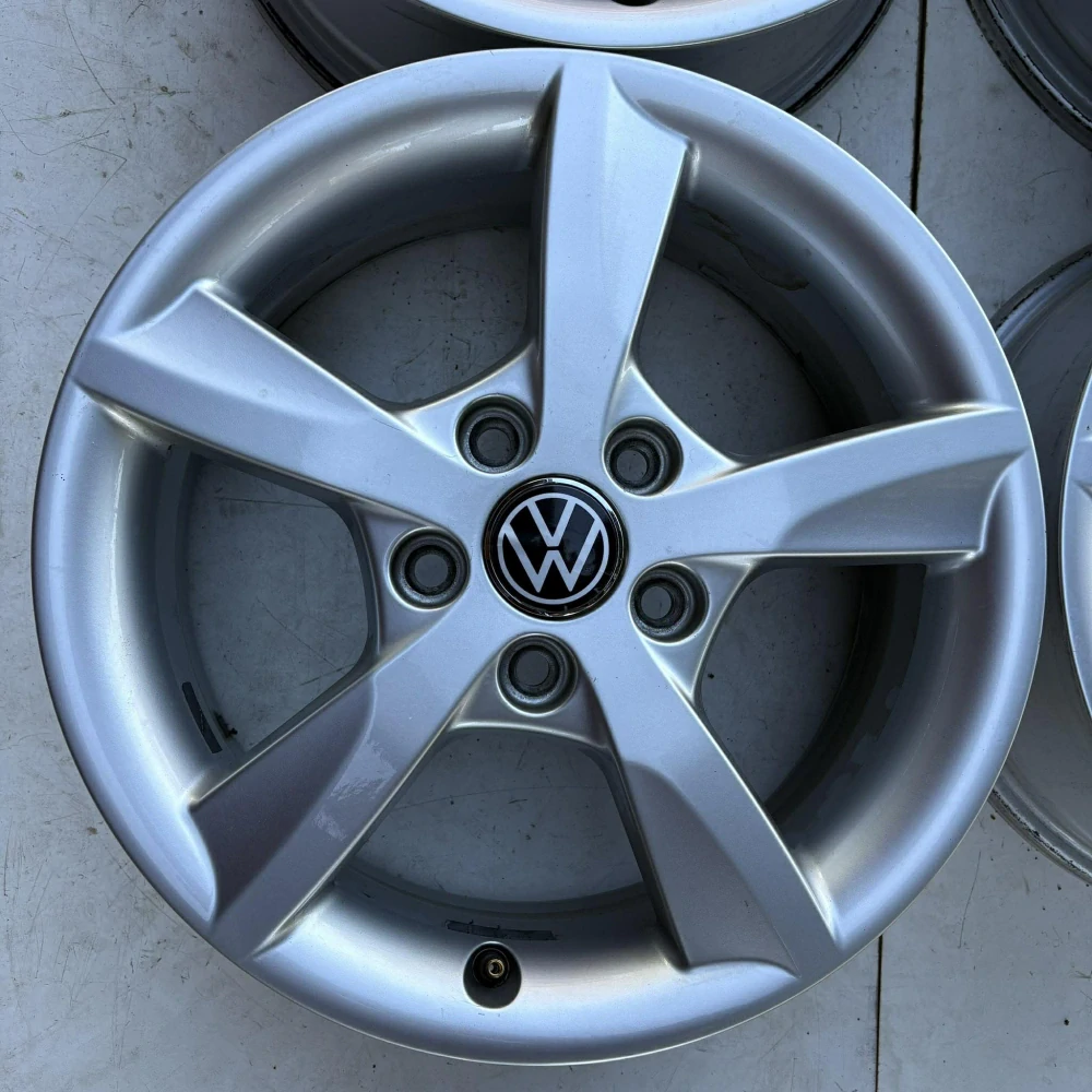 ALU KOLA VW GOLF TOURAN CADDY 16" DPH
