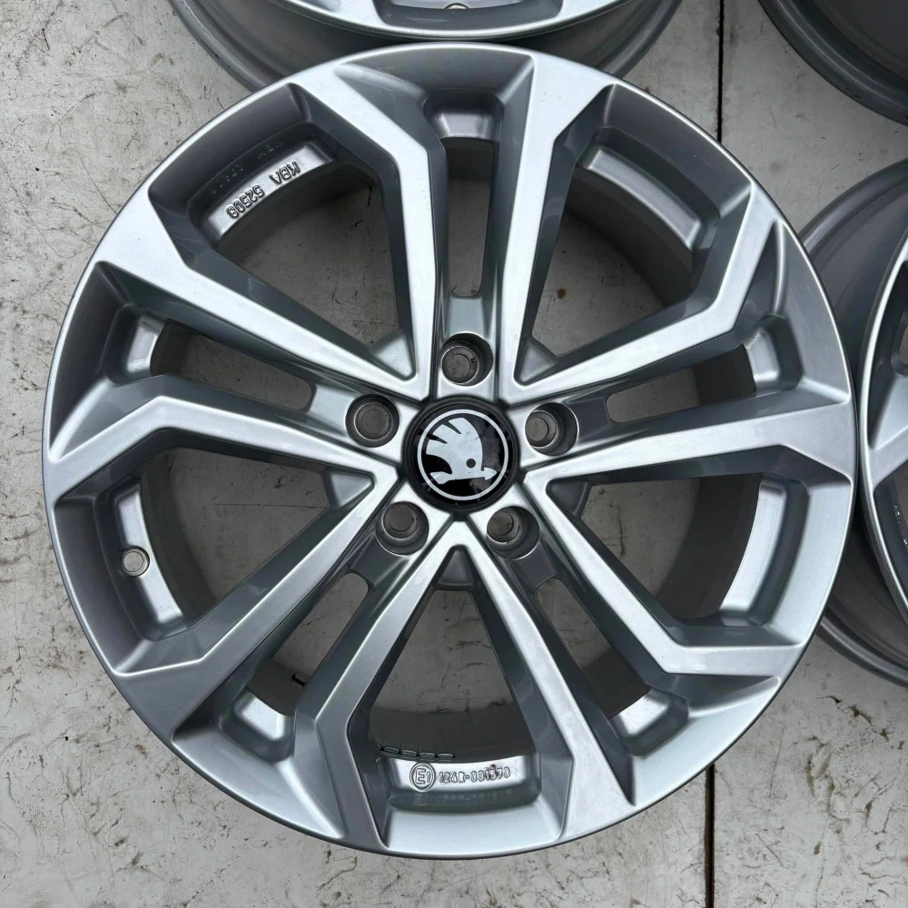 NOVÁ ALU KOLA ŠKODA OCTAVIA SUPERB KAROQ 17" DPH