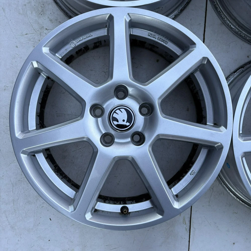 ŠKODA OCTAVIA KAROQ YETI SUPERB 17"