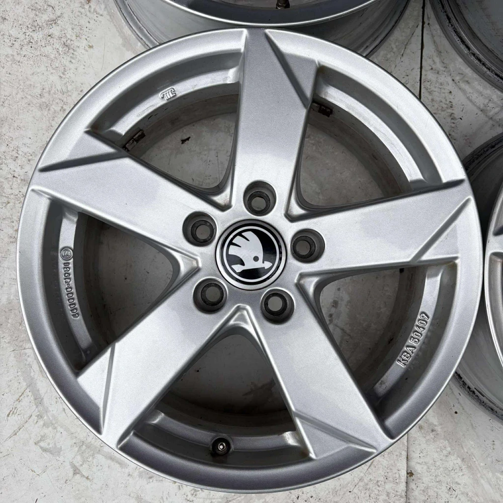 ŠKODA OCTAVIA SUPERB KAROQ YETI 16"