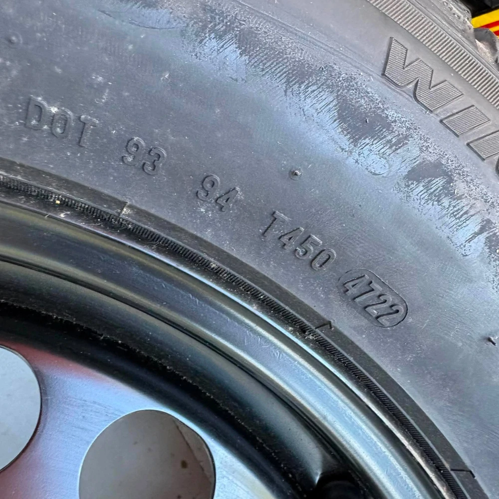 NOVÁ ZIMNÍ KOLA ŠKODA SUPERB KAROQ 215/60R16 DPH