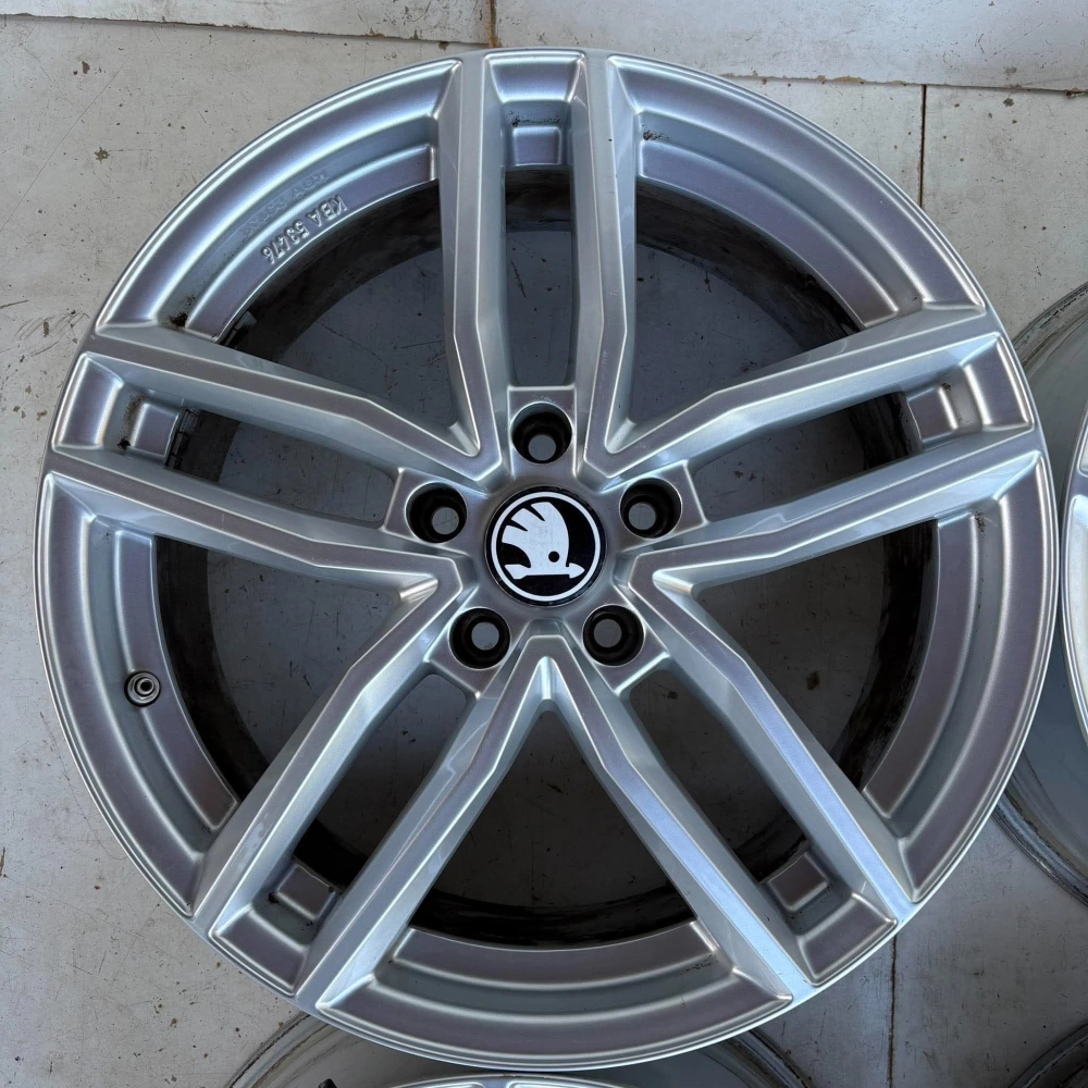 ALU KOLA ŠKODA KAROQ OCTAVIA SUPERB 18" DPH