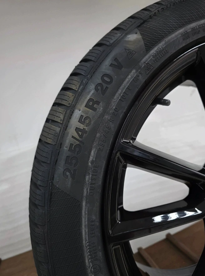 NOVÁ ZIMNÍ ALU KOLA AUDI 20" Q5 SQ5