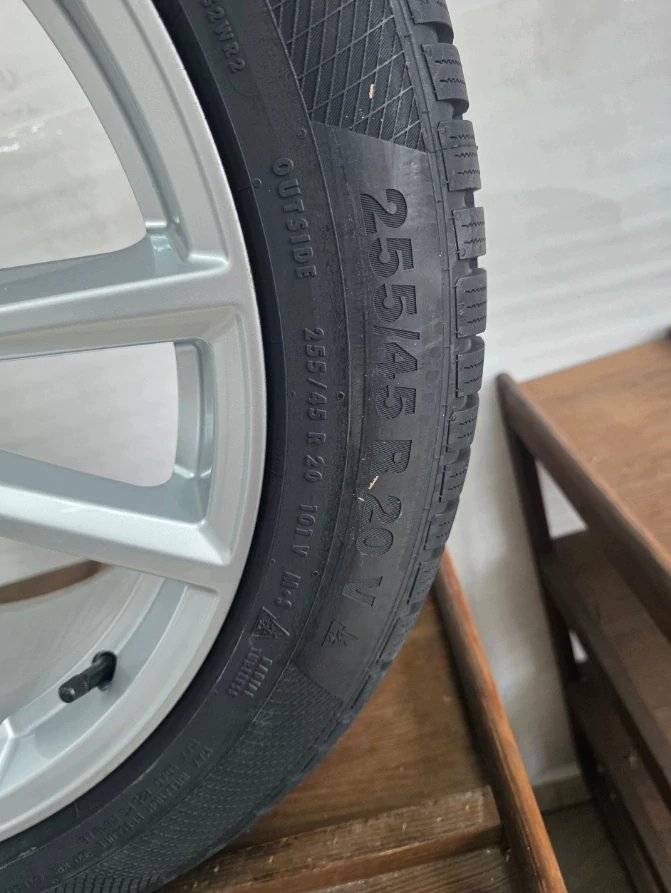 NOVÁ ZIMNÍ ALU KOLA AUDI 20" Q5 SQ5