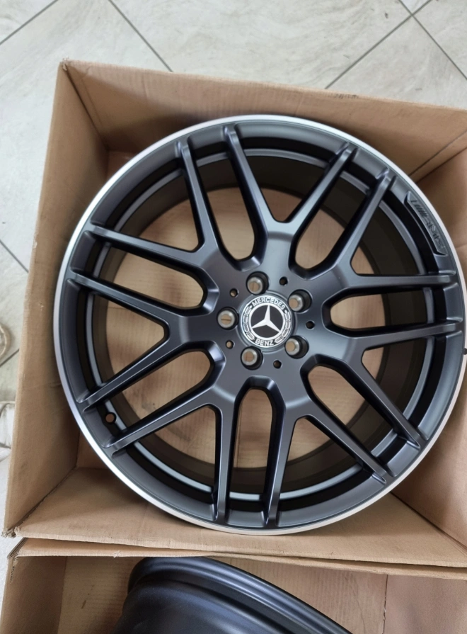 NOVÁ ALU KOLA MERCEDES 21" GLA GLB