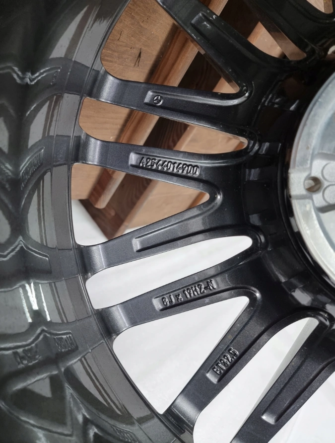NOVÁ ZIMNÍ ALU KOLA MERCEDES 19" GLC