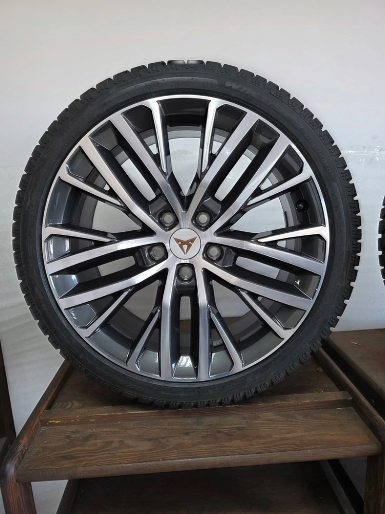 Seat Cupra Leon Mk4 18" Pirelli 2024 ROK