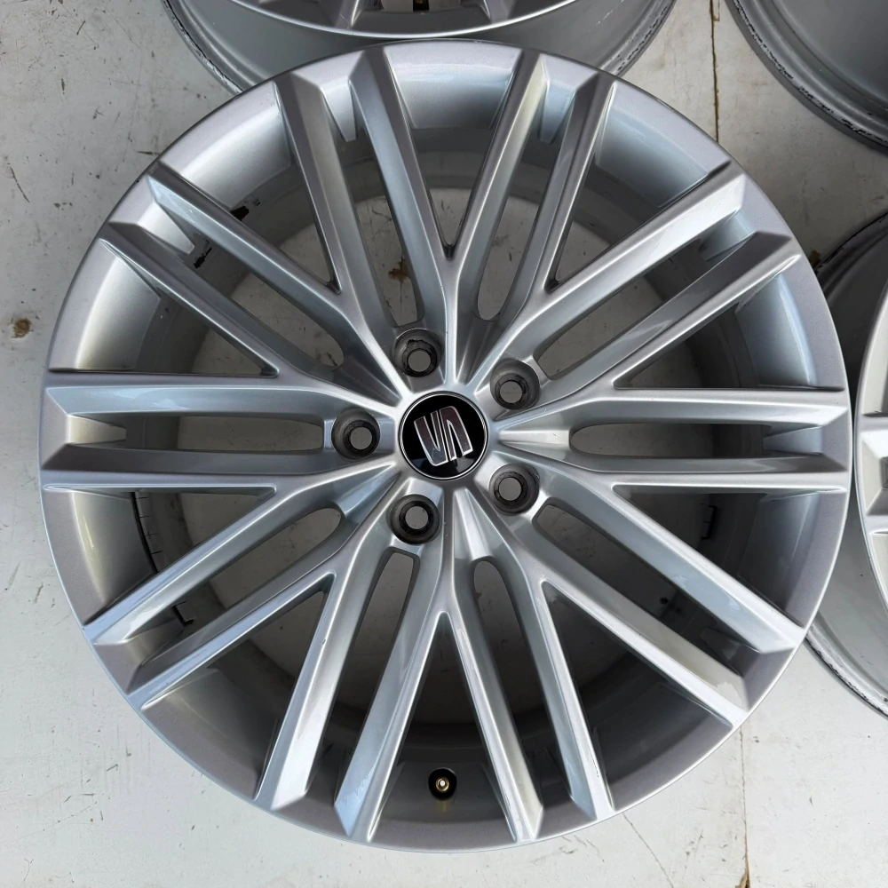 ALU KOLA SEAT ATECA 18