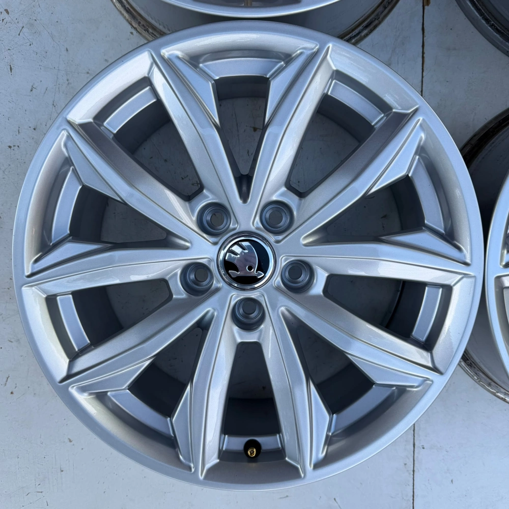 NOVÁ ALU KOLA ŠKODA OCTAVIA KAROQ SUPERB 17"