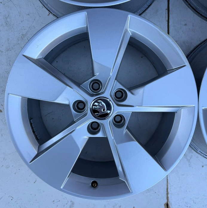 Originální alu kola Škoda pro vozy Karoq, Yeti, Superb, Octavia, Kodiaq 17"