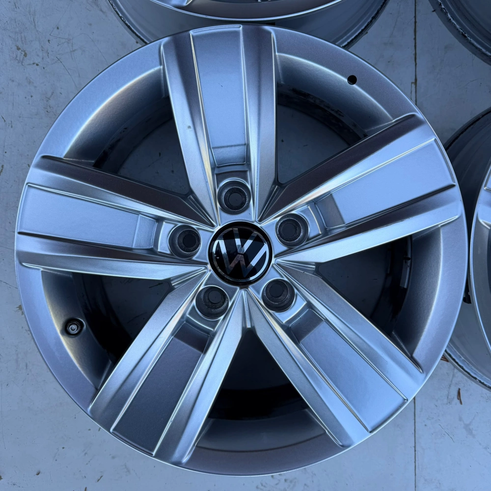 ALU KOLA VW MULTIVAN TRANSPORTER T5 T6 17"