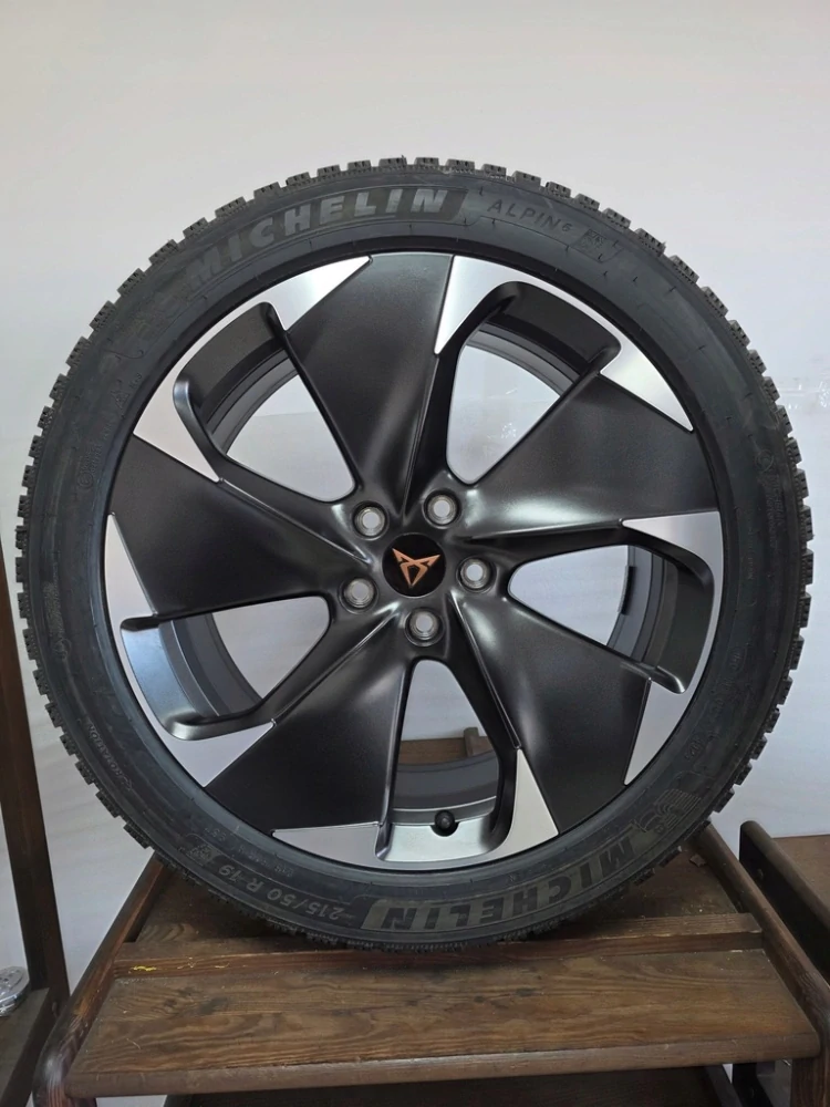 Cupra Born Volkswagen VW ID.3 Michelin 2023 215/50R19