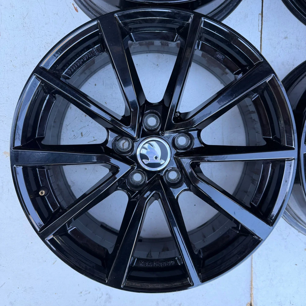 ALU KOLA ŠKODA OCTAVIA SUPERB KAROQ 17"