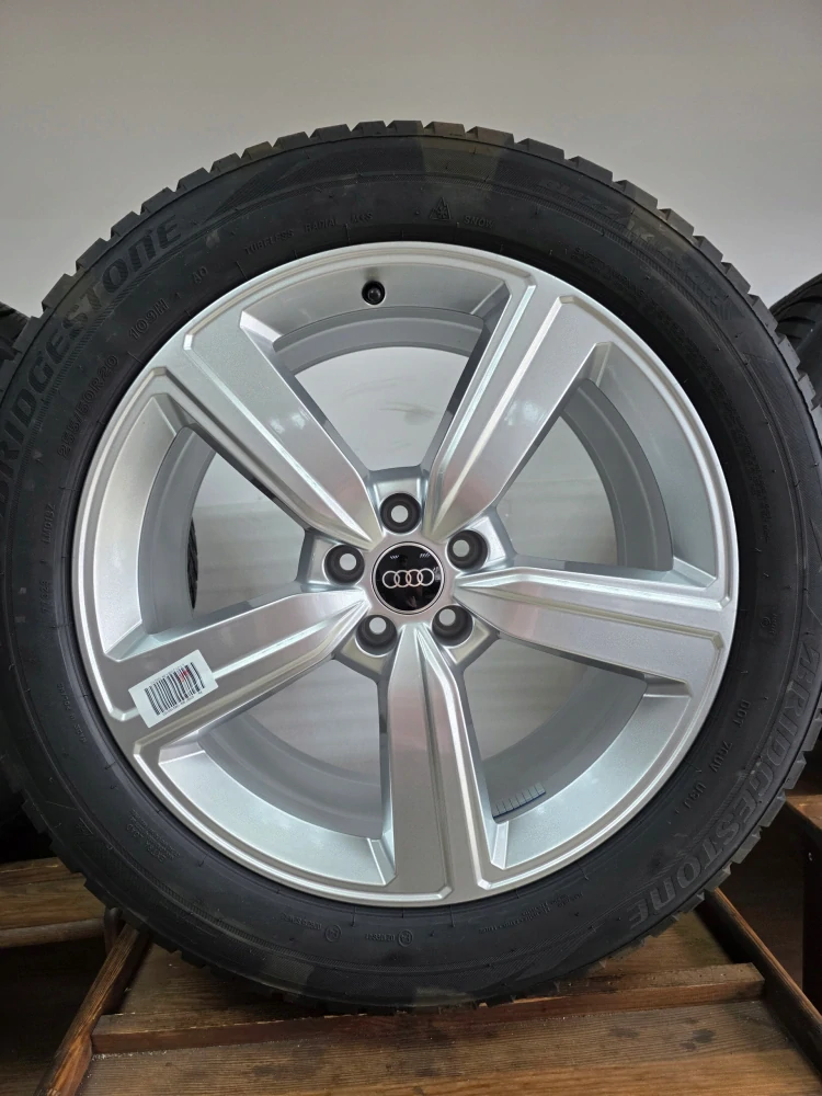 AUDI Q8 e-tron 20" BRIDGESTONE 2021 ROK