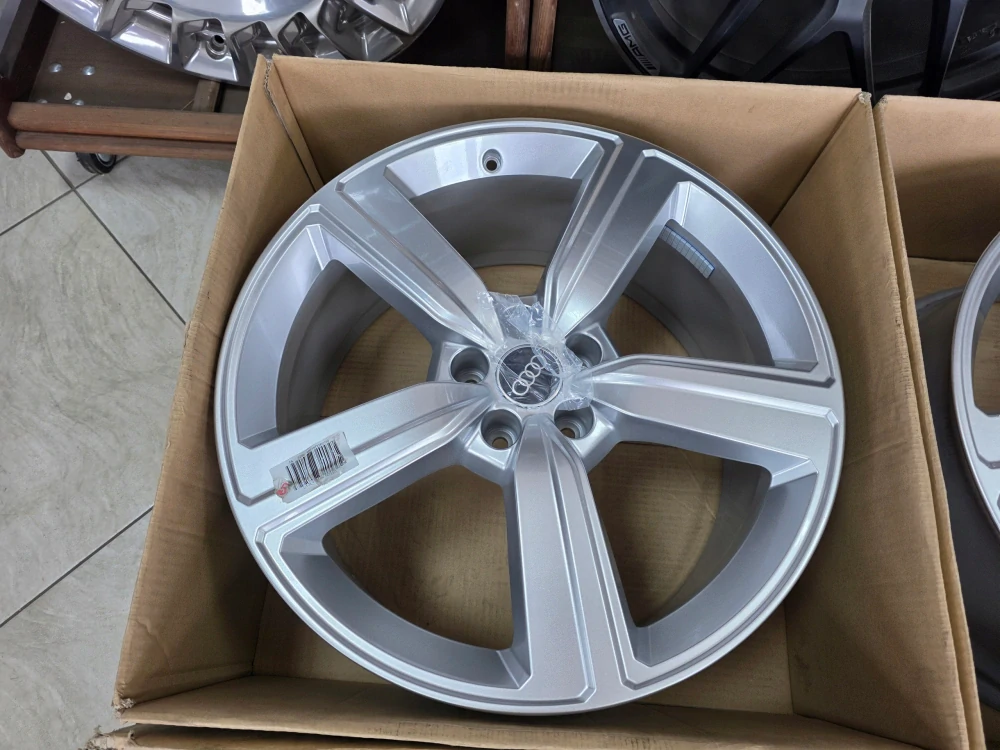 Audi Sportback Q8 e-tron 4KE601025S 20"