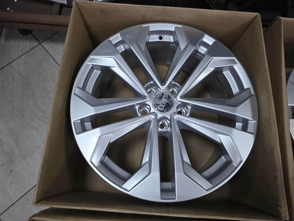 Audi A4 Allroad B9 Audi A5 8T 8W9601025L 18"