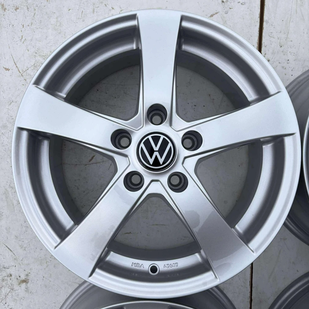 ALU KOLA VW GOLF PASSAT TOURAN SHARAN 16" DPH