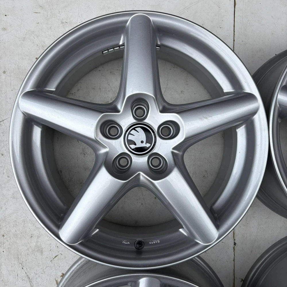 NOVÁ ALU KOLA ŠKODA OCTAVIA SUPERB KAROQ 17" DPH