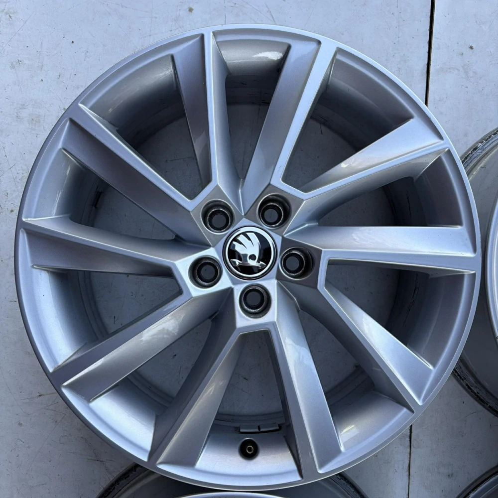 ŠKODA KAMIQ SCALA 17" DPH