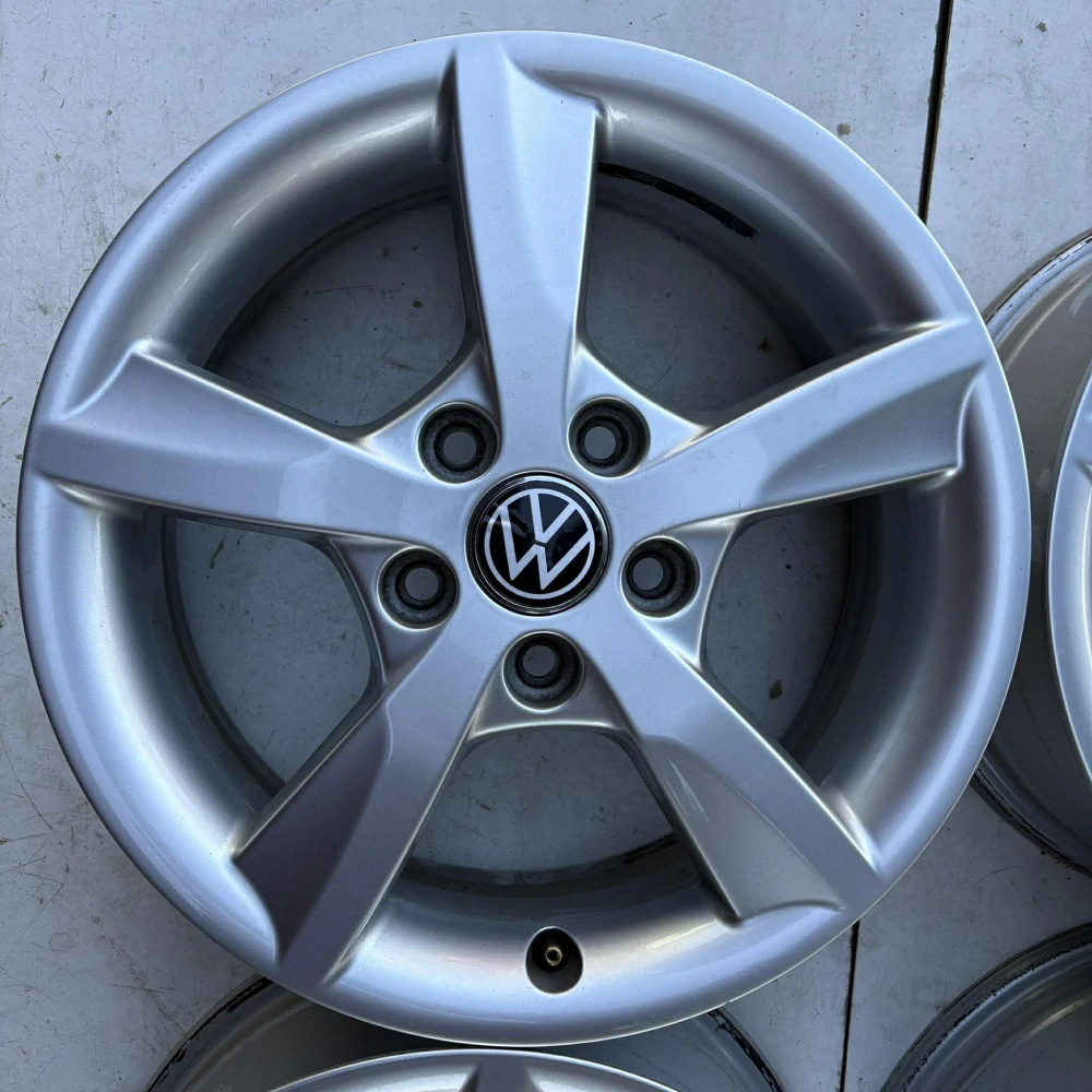 ALU KOLA VW GOLF TOURAN CADDY 16" DPH