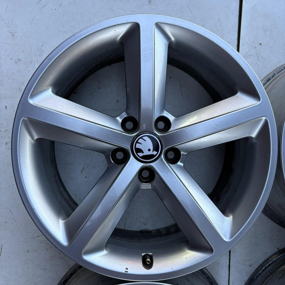 ALU KOLA ŠKODA OCTAVIA SUPERB KAROQ 18" DPH