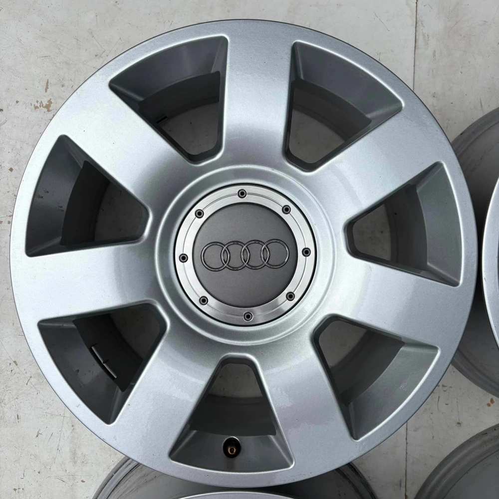 ALU KOLA AUDI A8 D3 A6 C6 17" DPH