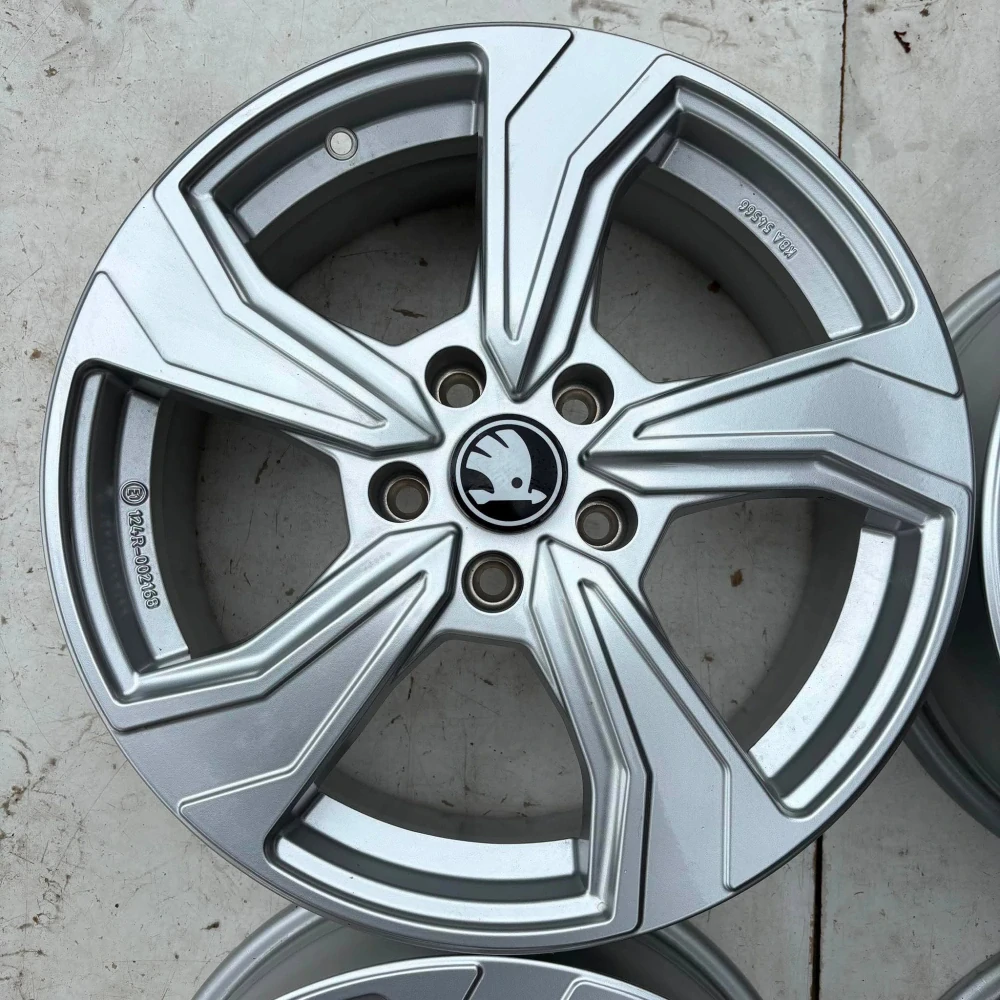 NOVÁ ALU KOLA ŠKODA OCTAVIA SUPERB KAROQ 17" DPH