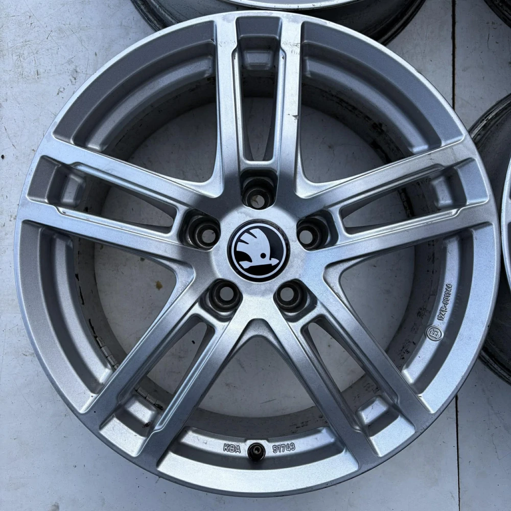 ŠKODA OCTAVIA SUPERB YETI 17" 7,5