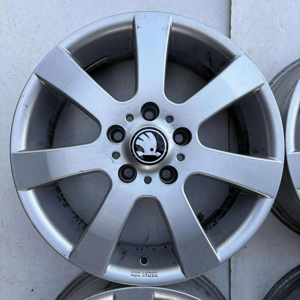 ŠKODA OCTAVIA SUPERB YETI 16"