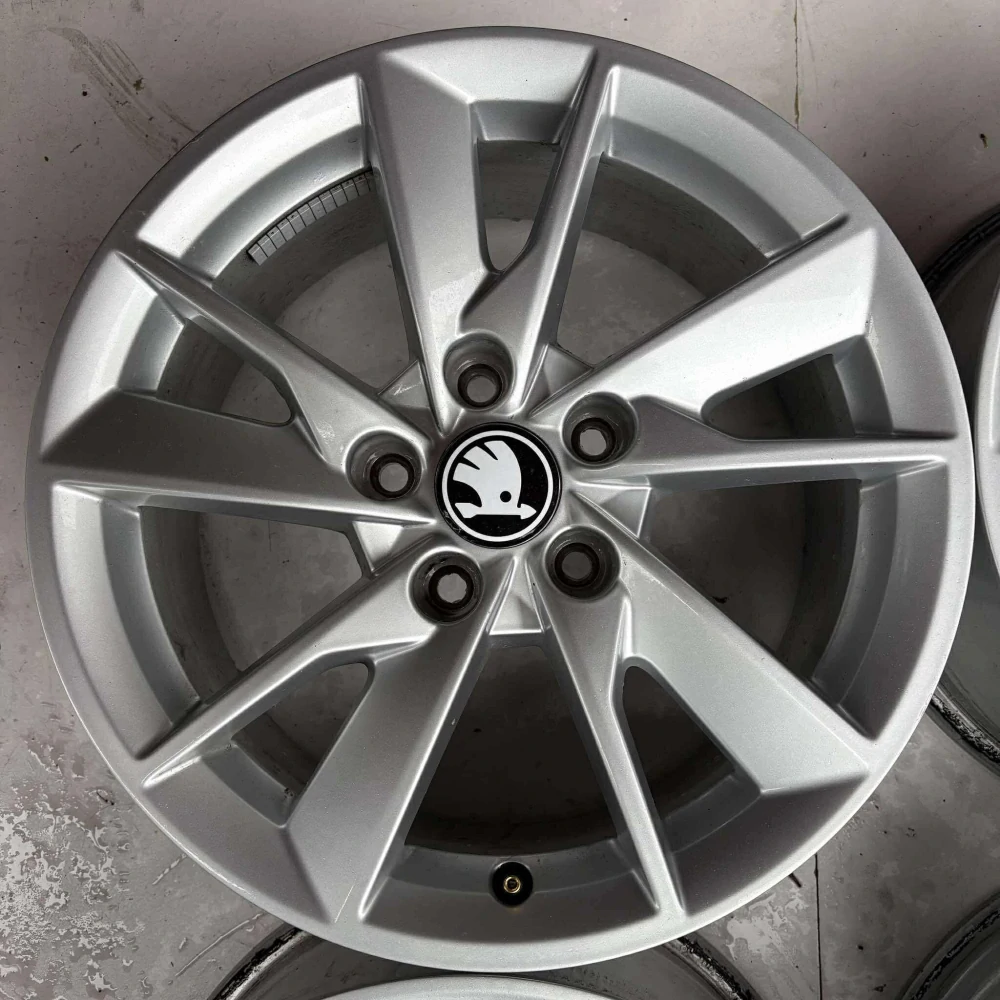 ŠKODA OCTAVIA SUPERB KAROQ YETI 16"