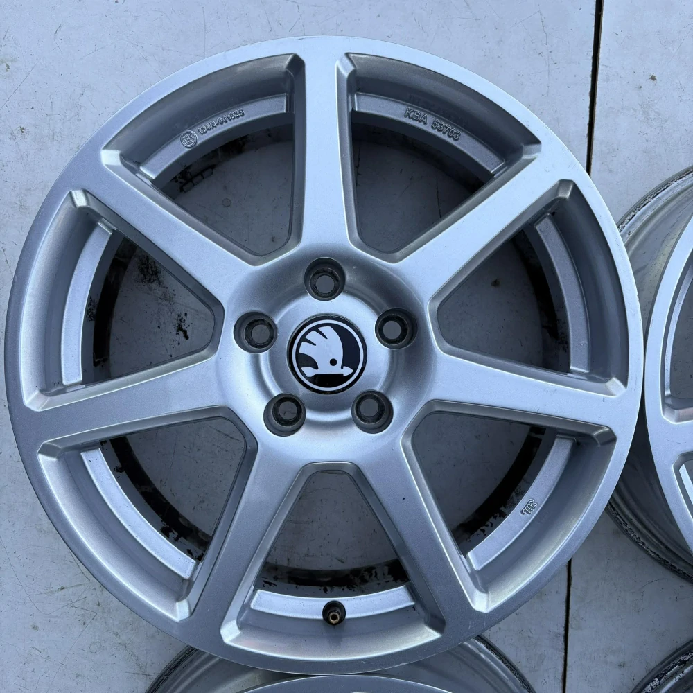 ŠKODA OCTAVIA KAROQ YETI SUPERB 17"