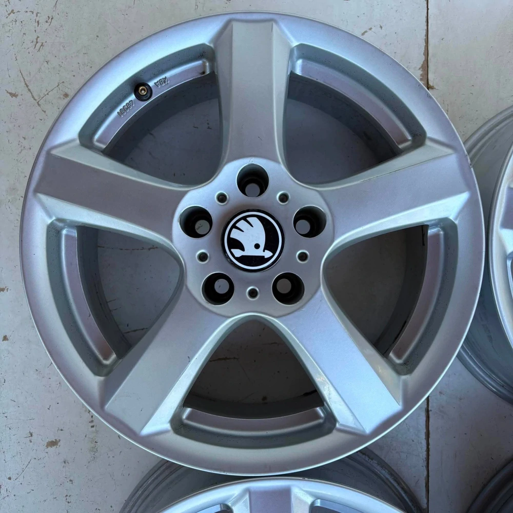 ALU KOLA ŠKODA OCTAVIA SUPERB YETI KAROQ 16" DPH
