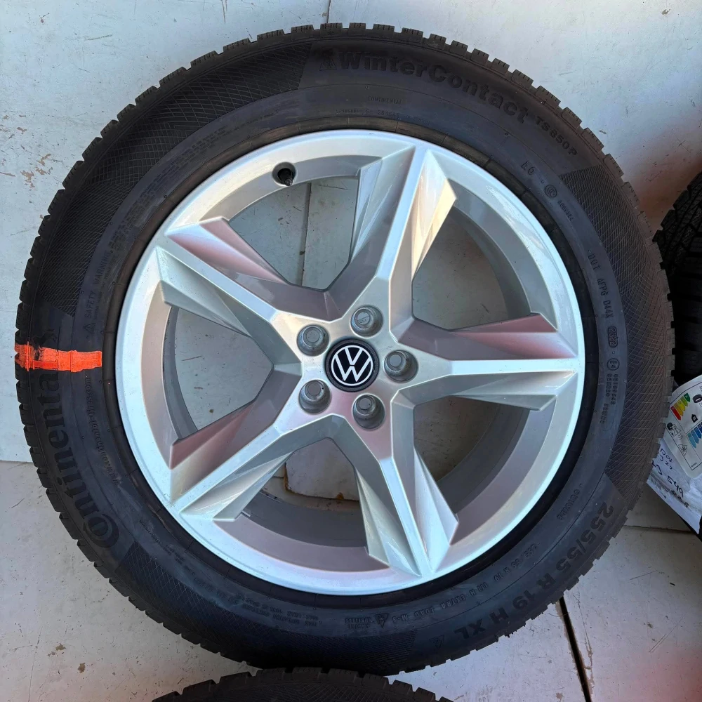 NOVÁ ZIMNÍ ALU KOLA VW TOUAREG II 255/55R19 DPH