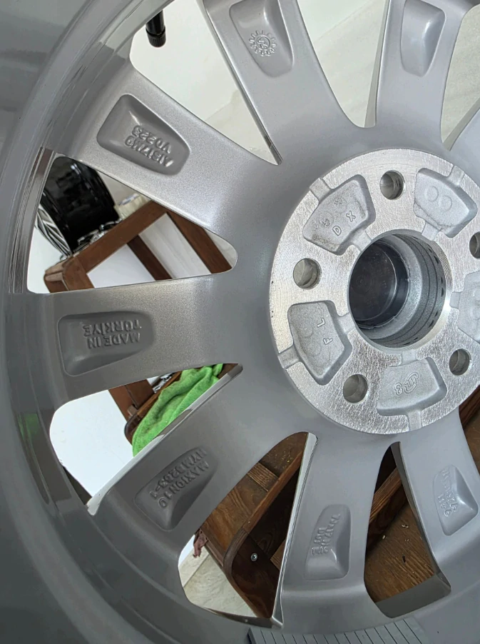 NOVÁ ZIMNÍ ALU KOLA VW TRANSPORTER MULTIVAN T5 T6 215/60R17