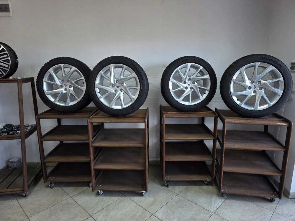 CUPRA FORMENTOR 18" Bridgestone 2023 ROK