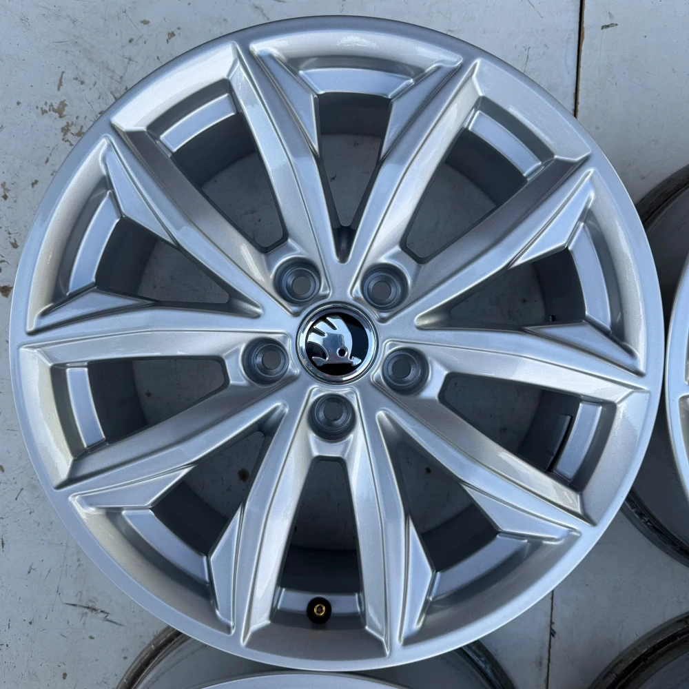 NOVÁ ALU KOLA ŠKODA OCTAVIA KAROQ SUPERB 17"
