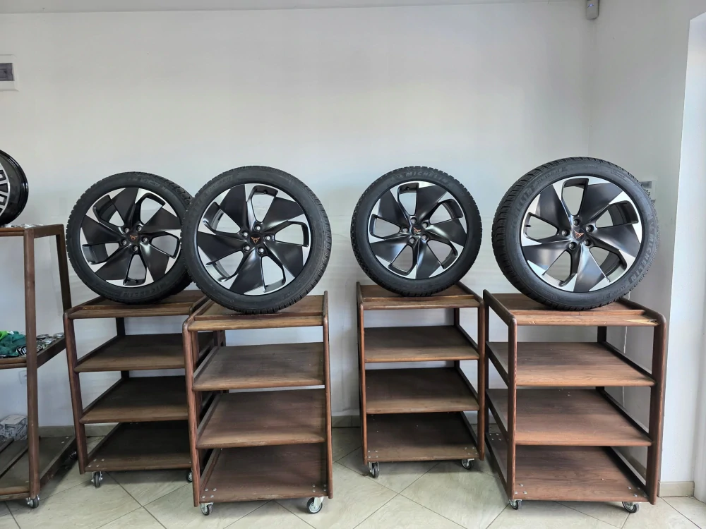 Cupra Born Volkswagen VW ID.3 Michelin 2023 215/50R19