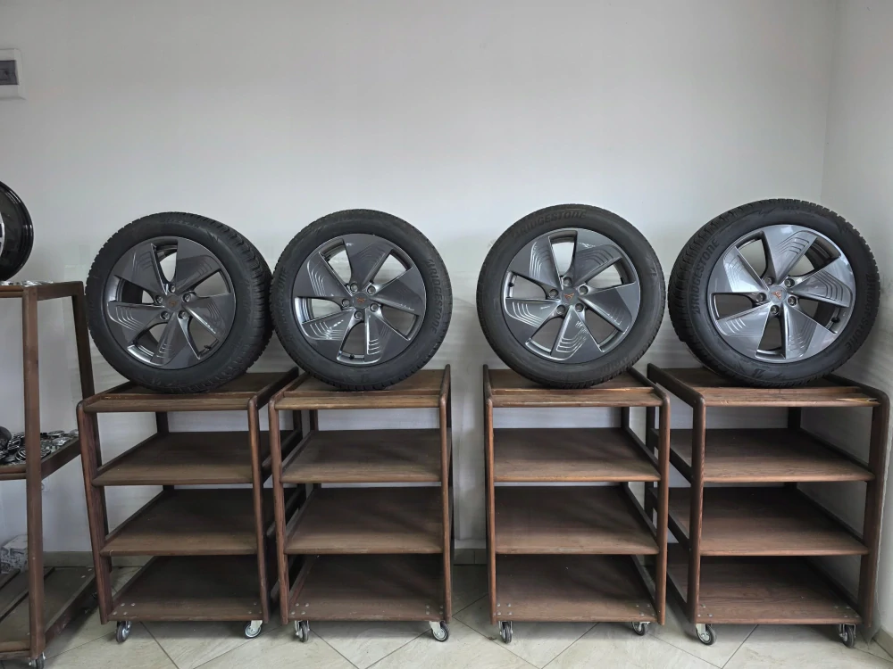 Cupra Born Volkswagen ID.3 Bridgestone 2023 18"