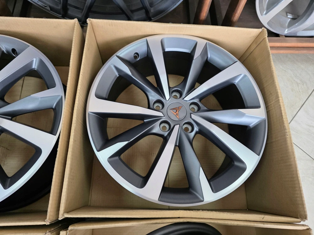 Cupra Seat Leon IV VW Golf 8 Audi A3 8Y 18"
