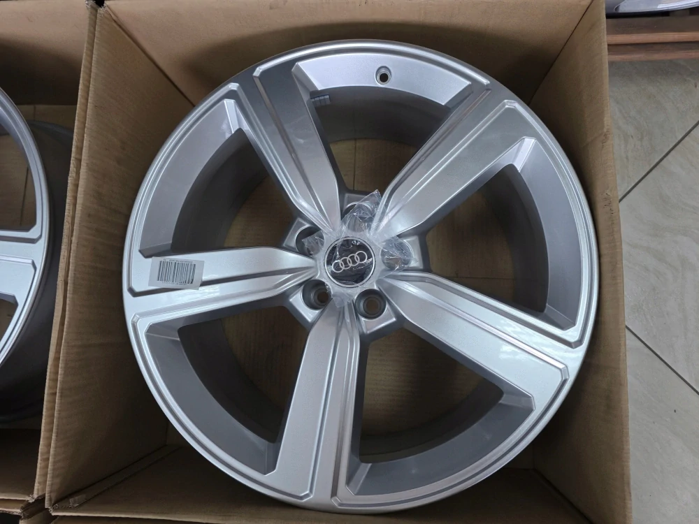 Audi Sportback Q8 e-tron 4KE601025S 20"