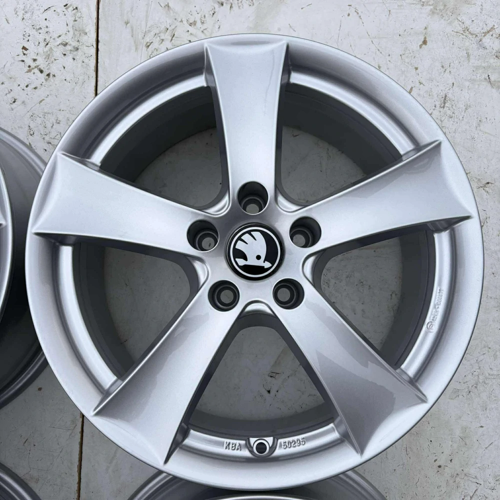 NOVÁ ALU KOLA ŠKODA OCTAVIA SUPERB KAROQ 17" DPH
