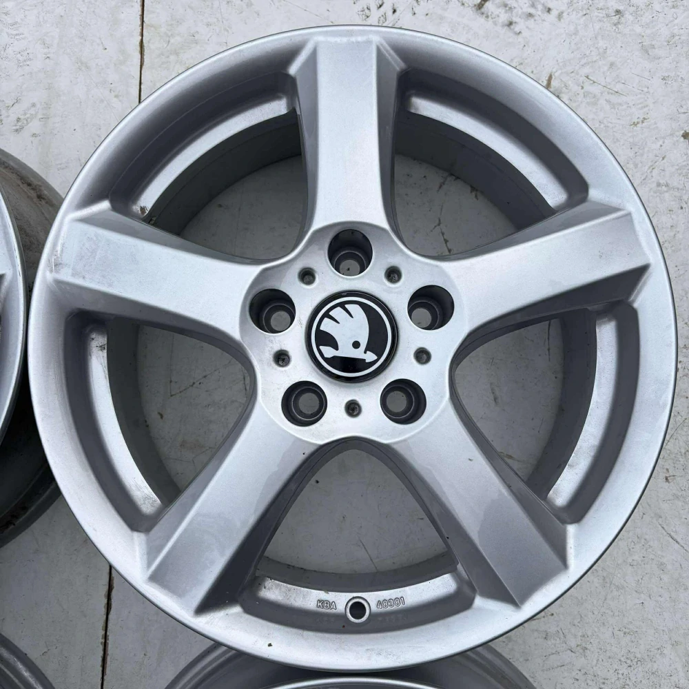 ALU KOLA ŠKODA OCTAVIA SUPERB YETI 16" DPH