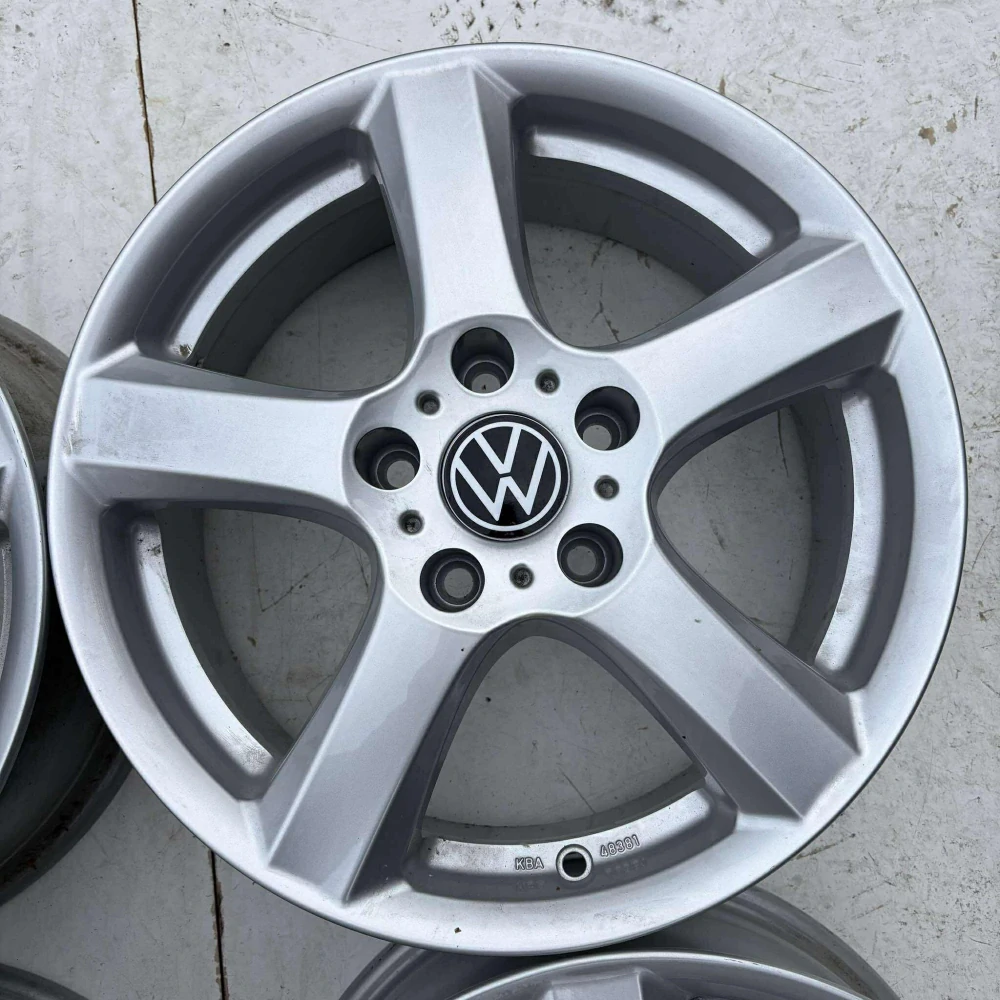ALU KOLA VW GOLF PASSAT TOURAN SHARAN 16" DPH