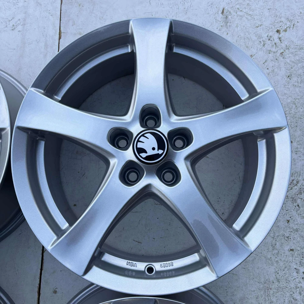 NOVÁ ALU KOLA ŠKODA OCTAVIA SUPERB KAROQ 17" DPH