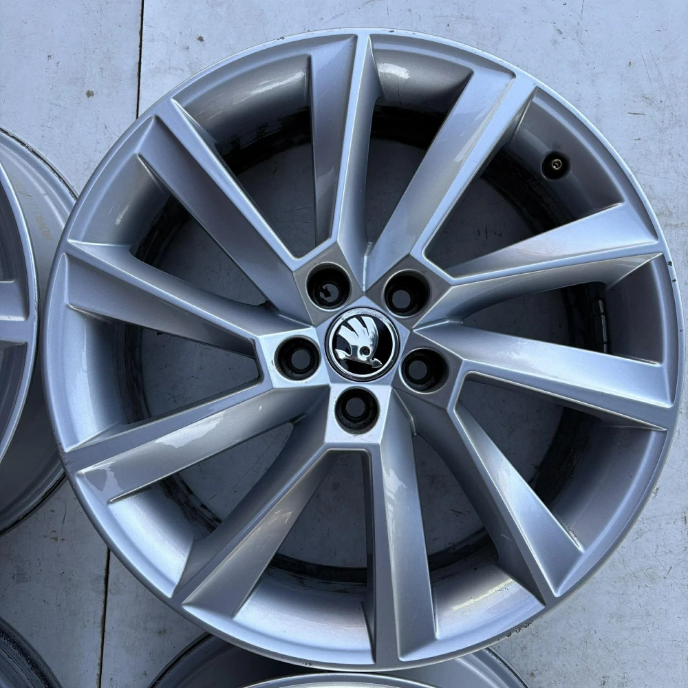 ŠKODA KAMIQ SCALA 17" DPH