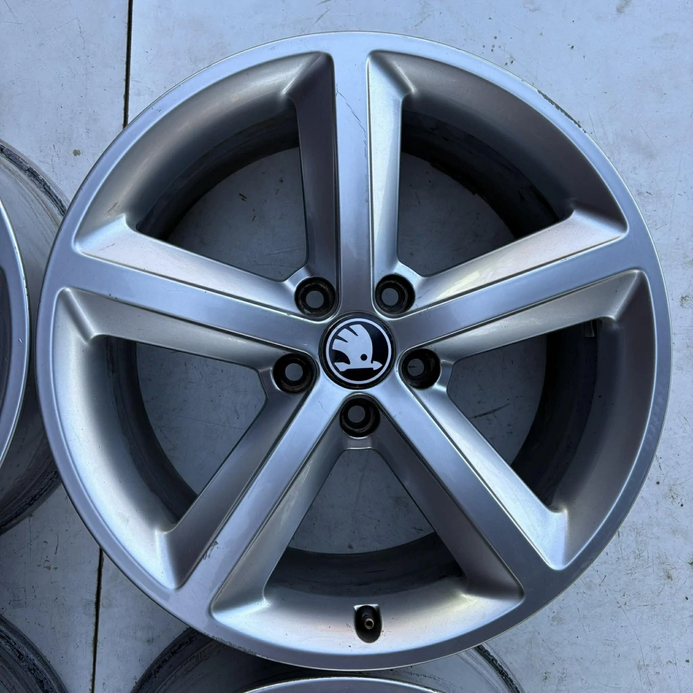 ALU KOLA ŠKODA OCTAVIA SUPERB KAROQ 18" DPH