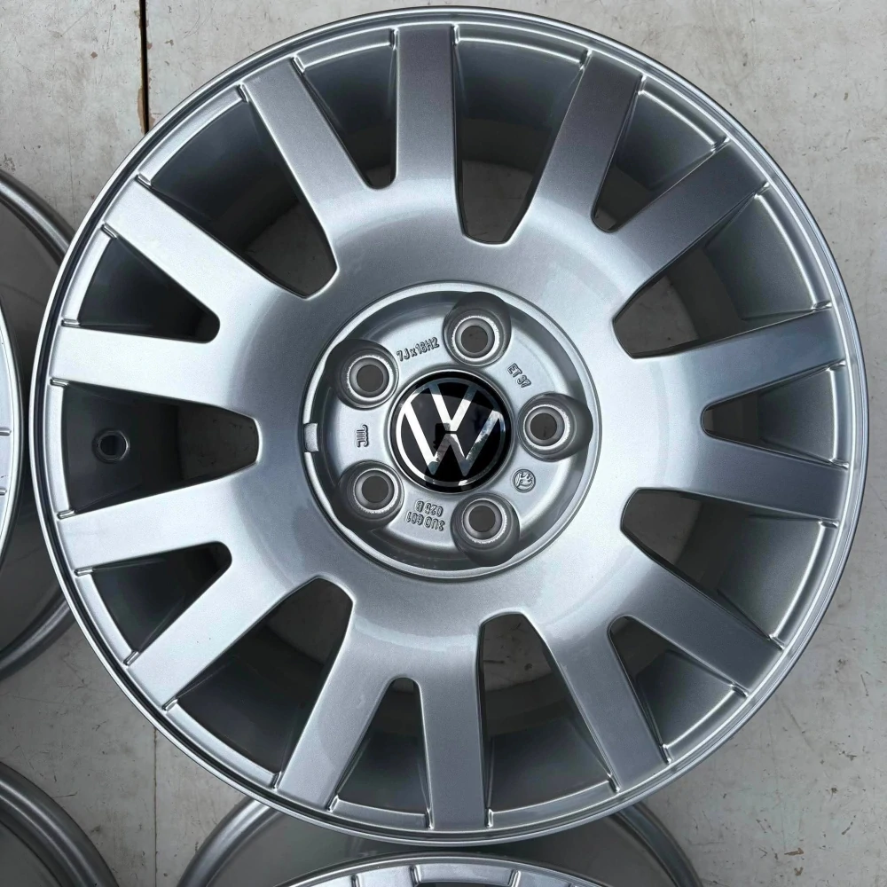 ALU KOLA VW PASSAT GOLF CADDY TOURAN 16" DPH